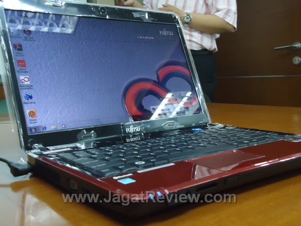 Fujitsu Ingatkan Konsumen akan Kehadiran Lifebook LH531 13 Fujitsu LH531 1