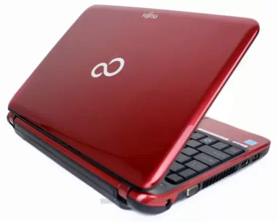 Fujitsu Lifebook PH521 2