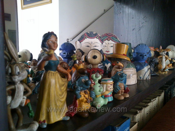 Live Walkman Kamera Utama Indoor