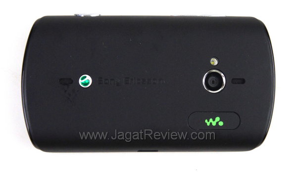 Live Walkman - Tampak Belakang Live Walkman Tampak Belakang