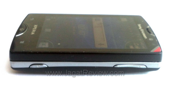 Xperia Mini Pro - Sisi Kanan Xperia Mini Pro Sisi Kanan