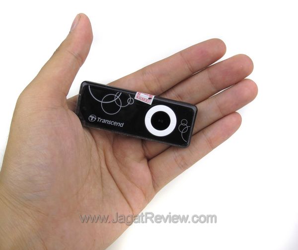 transcend_digital_music_player_hand transcend digital music player hand