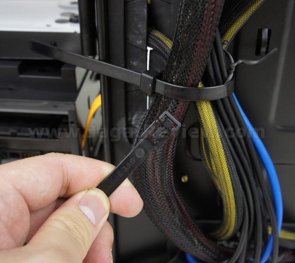 SONY DSC Fractal Design Arc 32