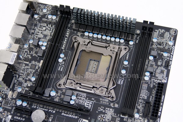 GIGABYTE X79 UD3 Board SocketArea2