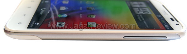 Review HTC Sensation XL: Smartphone Android Berlayar Besar Bersuara Jernih 2 HTC Sensation XL - Bagian Kanan