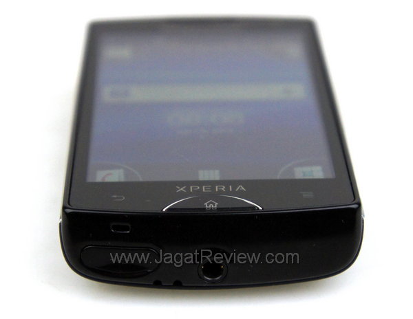 Xperia Mini - Sisi Bawah Xperia Mini Sisi Bawah