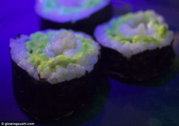 Glofish: Bahan Dasar untuk Membuat “Glow in the Dark Sushi”