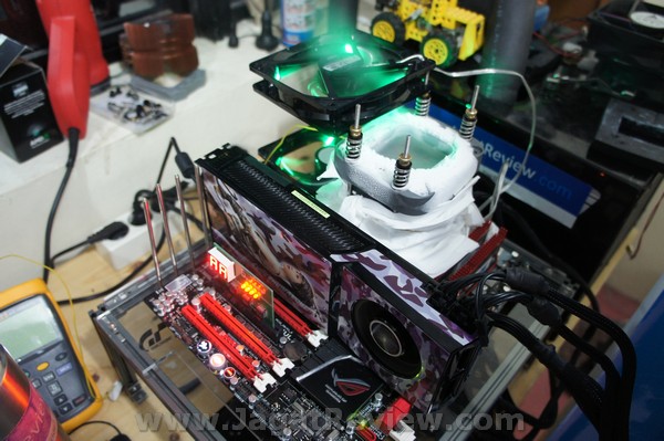 Extreme Overclocking AMD dengan ASUS Crosshair V Formula 1 masli