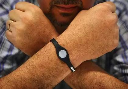 Bagaimana Kabar Gelang Power Balance Saat Ini? 2 power balance wear