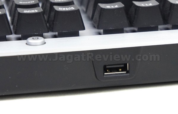 SONY DSC Corsair K60 5