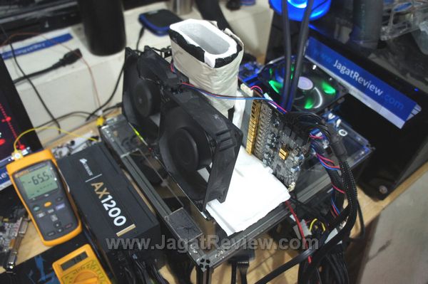 VGA MSI Radeon HD 7970 Lightning Capai Clock 1500/1800Mhz (GPU/Mem) dengan Dry Ice 2 DSC09381ed