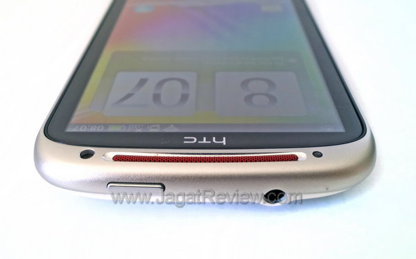 Review Smartphone HTC Sensation XE: Android Kencang dengan Suara Beats 1 HTC Sensation XE - Sisi Atas