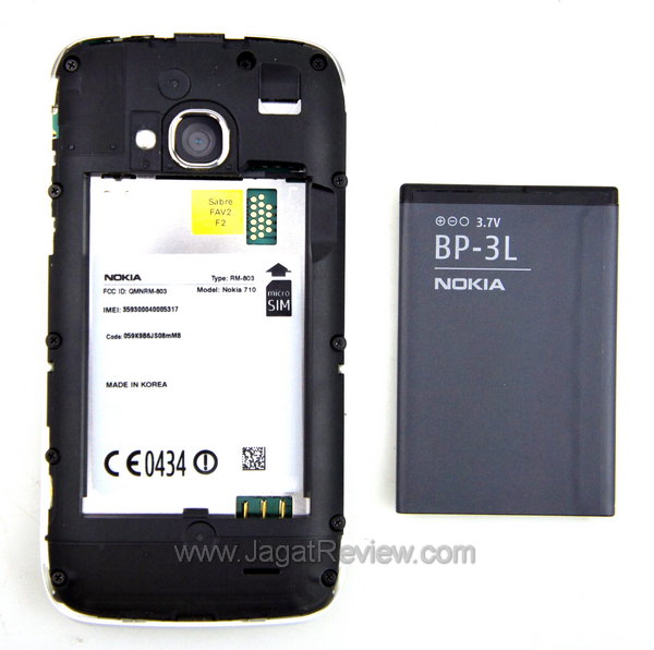 Review Nokia Lumia 710: Windows Phone 7 Mid-End Pertama dari Finlandia 3 Nokia Lumia 710 - Sisi Dalam