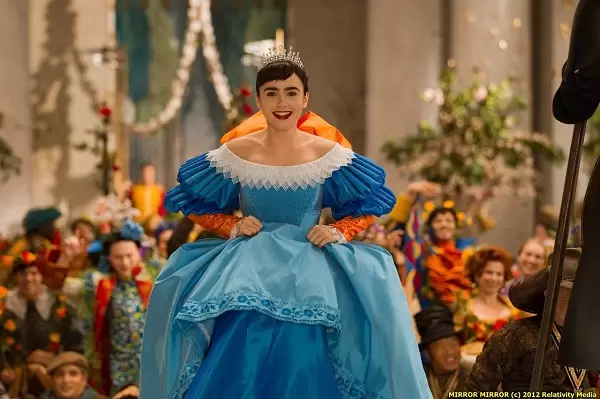 lily_collins_is_snow_white_(4) lily collins is snow white 4