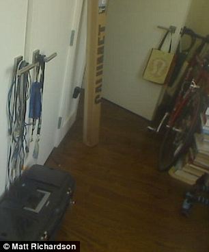 photo from descriptive camera