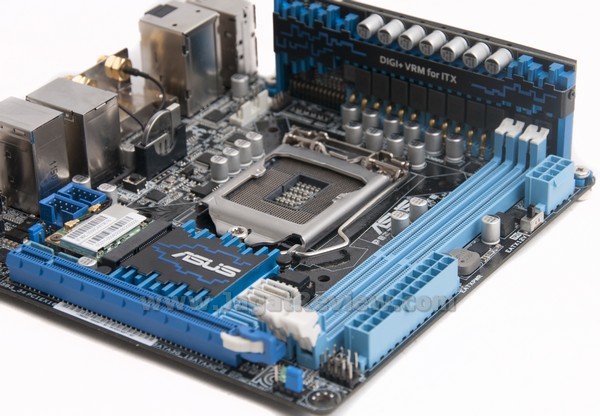 ASUS_P8Z77-I_Deluxe_Board_Overview3 ASUS P8Z77