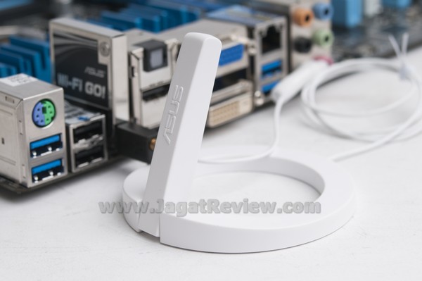 ASUS_P8Z77_V-Pro_Board_BackPanel_WiFi_GO_with_Antena ASUS P8Z77 V Pro Board BackPanel WiFi GO with Antena