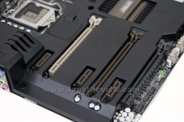 ASUS Sabertooth Z77 Board PCI E