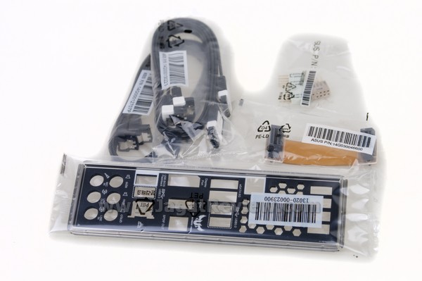 ASUS Sabertooth Z77 Perlengakapan