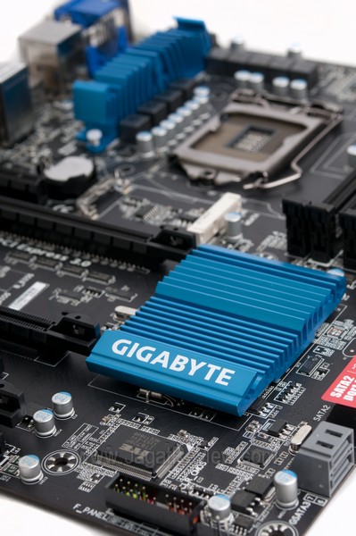 Gigabyte Z77X D3H Aufmarker3