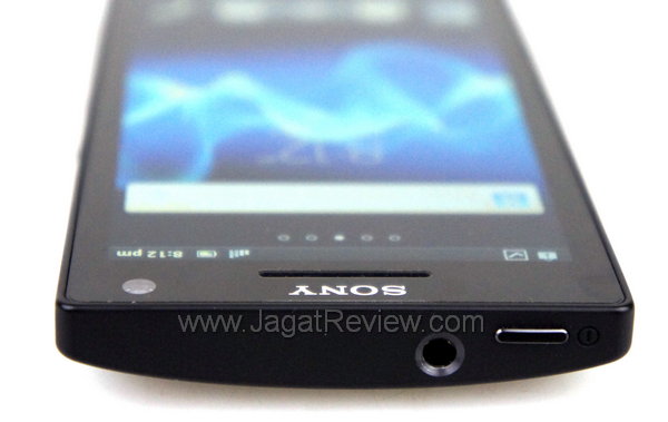 Review Sony Xperia S: Smartphone Android Pertama dari Sony Mobile 1 Sony Xperia S - Sisi Atas