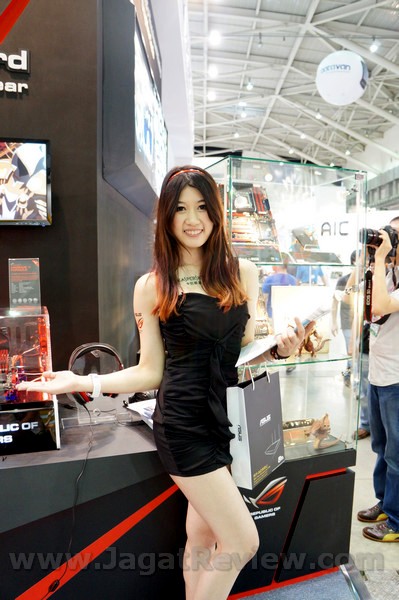 Booth Babes Computex 2012 Day 1 1