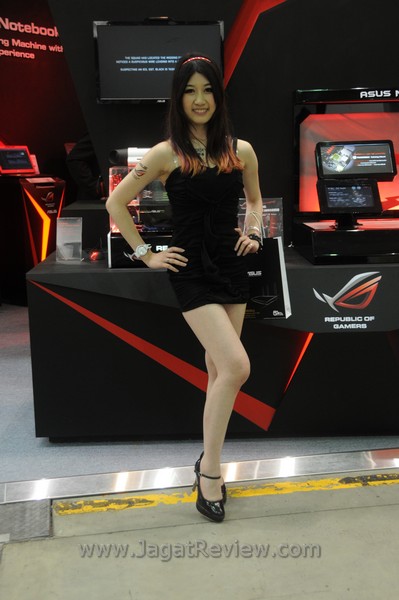 Booth Babes Computex 2012 Day 1 15