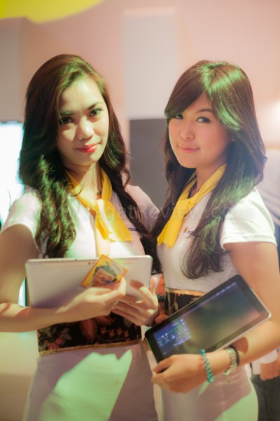 Booth Babes FKI 2012 (14) Booth Babes FKI 2012 14