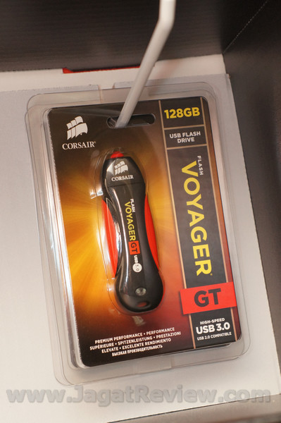 CORSAIR COMPUTEX2012 DSC01280s