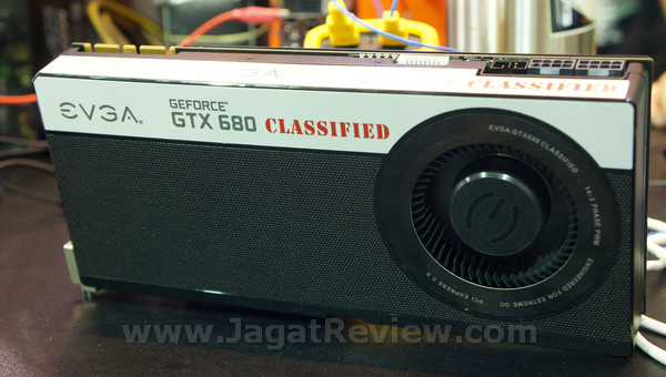 EVGA GTX680CLASSIFIED DSC01434s