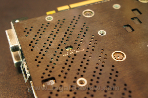 EVGA_GTX680CLASSIFIED-DSC01447s EVGA GTX680CLASSIFIED DSC01447s