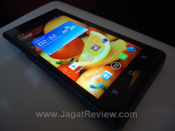 Huawei Ascend P1: Smartphone Ice Cream Sandwich dengan Desain yang Tipis 12 Huawei Ascend P1 front