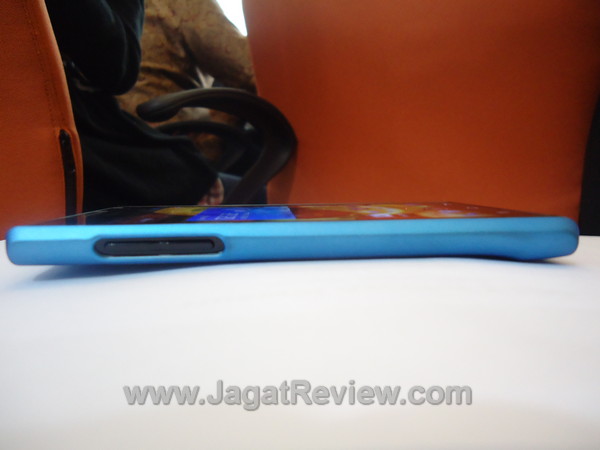 Huawei Ascend P1 (side) Huawei Ascend P1 side