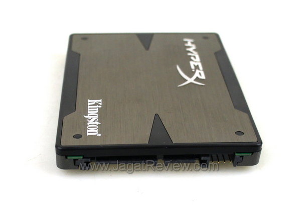 Kingston HyperX 3K 90 GB: SSD Kencang dengan Harga Ekonomis 3 Kingston HyperX 3K 90GB SATA Port