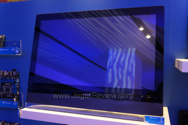 computex 2012 intel thunderbolt msi ae2712gt computex 2012 intel thunderbolt msi ae2712gt