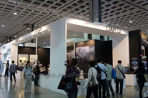 computex 2012 lian li booth