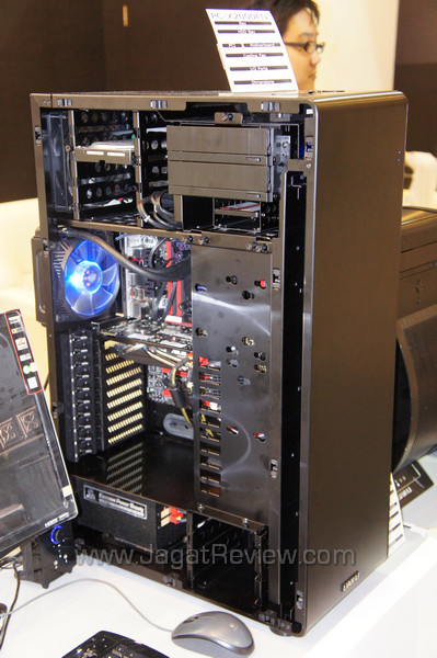 computex 2012 lian li pc-x2000fn computex 2012 lian li pc