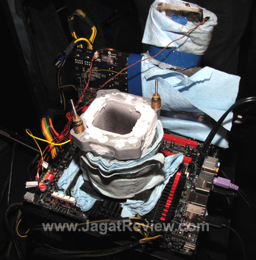 ASUS Tampilkan Z77 Maximus V Extreme 3 in action