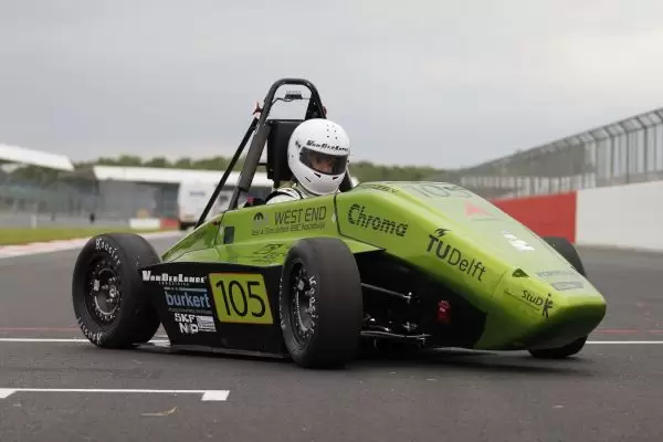 Forze V: Mobil Fuel Cell Pertama dalam Kompetisi Balap Formula Student 2 Forze V