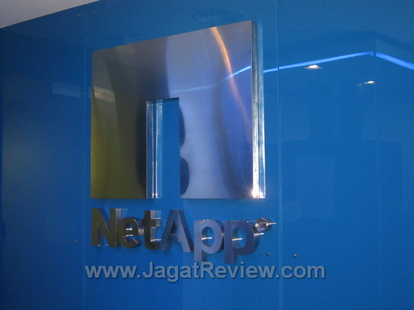 NetApp FAS2220: Mendapat Peningkatan Performa Hingga 3 Kali Lipat 11 NetApp Sentral Senayan Office 2 3