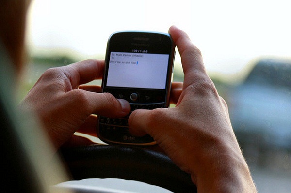 CAP: Memblokir Sinyal Ponsel Pengemudi, Tanpa Mengganggu Perangkat Mobile Penumpang 7 Texting While Driving