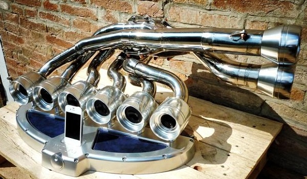 iXoost: iPod Dock dengan Inspirasi Desain dari Mobil Balap F1 16 iXoost