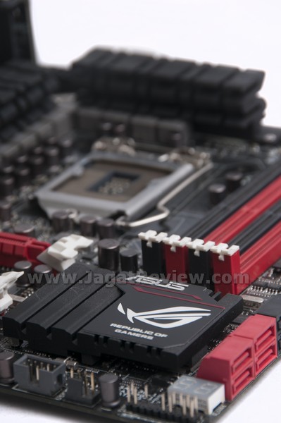 ASUS_Maximus_V_Gene_Board_Aufmarker3