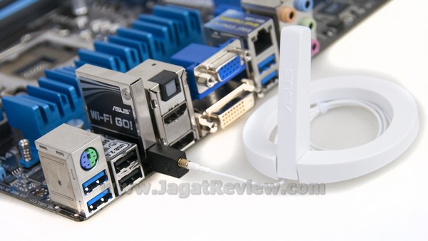 ASUS P8ZZ7 V Board BackPanel Wi Fi GO