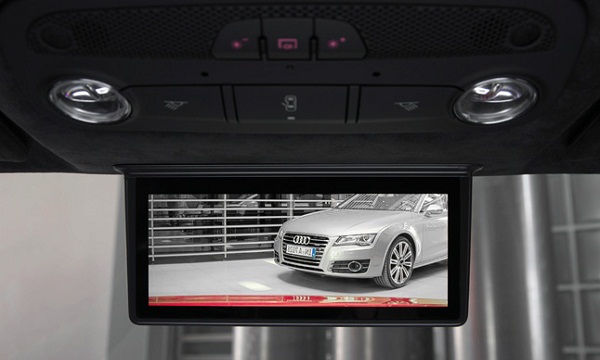 Audi Benamkan Layar AMOLED Samsung dalam Model R8 e-tron 15 Audi R8 e tron AMOLED screen
