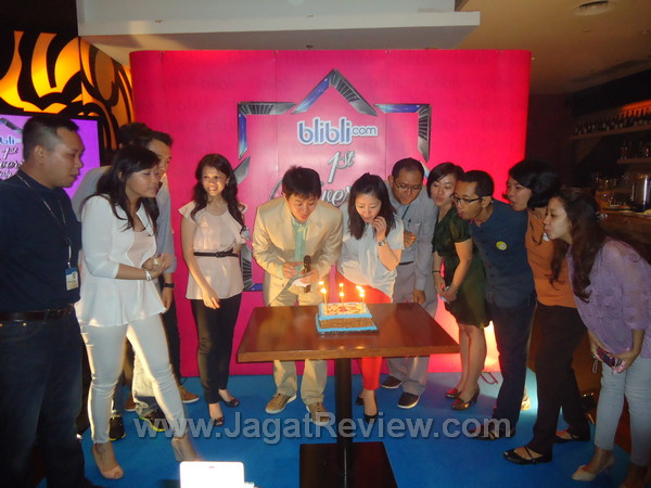 Blibli.com 1st Anniversary Tiup lilin
