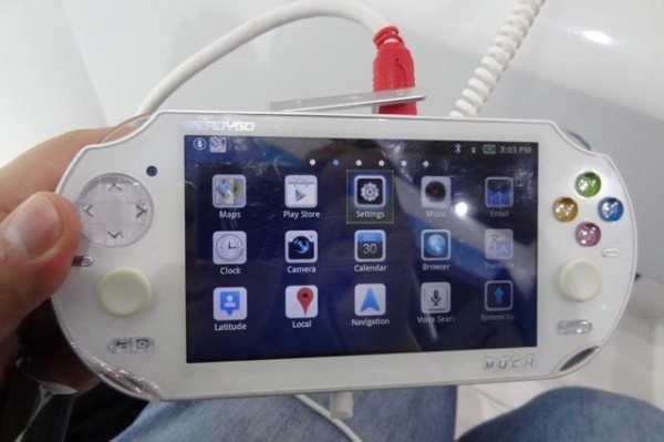 iReadyGo, PSVita Tiruan Muncul di Pameran Gaming Terbesar China! 2 iReadyGO