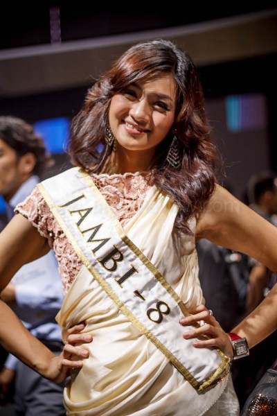 Booth babes IIMS 2012 PART 1 10