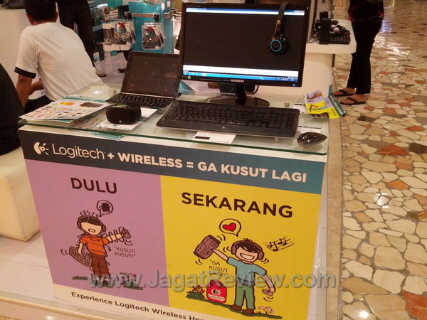 Logitech Booth Senayan City (2) Logitech Booth Senayan City 2