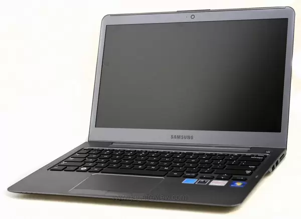 Review Samsung NP535 U3C: AMD Trinity pada Ultrathin Notebook 9 Samsung Ultrathin NP535 U3C 1